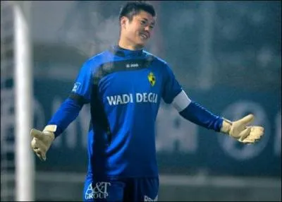 Kawashima est un gardien de but asiatique connu grce  la Coupe du Monde qui dfendra les buts du Standard de Lige ; c'est un international ... .