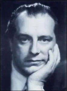 Federico García Lorca faisait partie d'un groupe littéraire qui se nommait "Génération de 27" composée de 10 écrivains espagnols. 
Éliminez la liste fautive.