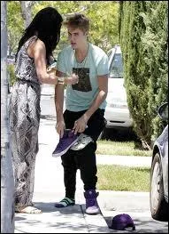 Justin Bieber a-t-il frapp un paparazzi ?