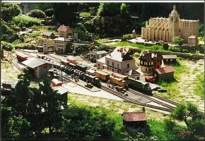 O pouvez-vous dcouvrir un jardin ferroviaire avec une vritable miniaturisation de la ralit ?