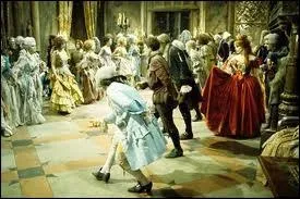 Dans le fameux film trs drle de Roman Polanski, Le Bal des vampires, que se passe-t-il lors de la fameuse scne du bal au chateau du Comte, justement ?