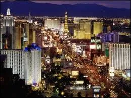 The Strip est le surnom donn  la route o l'on retrouve les plus grands htels de Las Vegas. Quel est le vrai nom de cette route ?