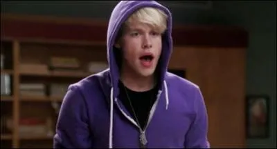 Sam : quelle chanson chante-t-il quand il passe l'audition pour le Glee Club devant les garons ?