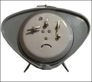 Jojo-le-Bafouilleur dirait qu'il aligne les aiguilles de son rveil. A-t-il raison ? Non, mais que doit-il dire ?