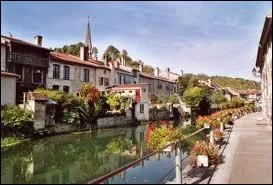 O se situe la ville de Joinville ?