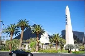 Que n'y a-t-il pas au Luxor, un htel au thme de l'gypte antique ?
