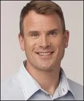 Qui est le nouveau petit ami de la grande soeur (question 4) ? (fin saison 2 dbut saison 3)