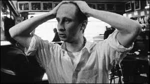 Ben dit qu'il sait faire bouger individuellement chaque partie de son corps : son nez, ses oreilles, ... Comment dit-il qu'on le surnomme ?