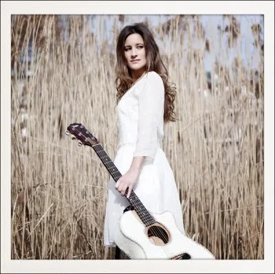 Comment s'intitule son premier single ?