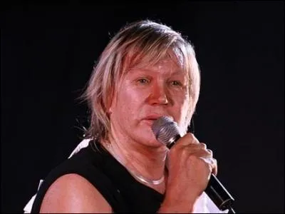 S'il veut les trouver, il va falloir passer au maquillage : O sont les femmes ?