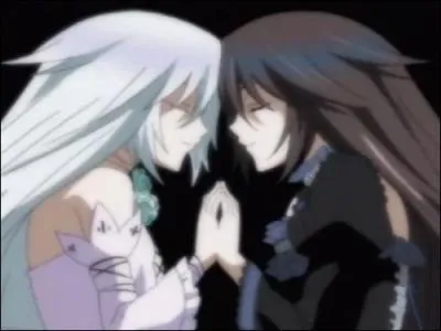 Qui est sa sur jumelle ?