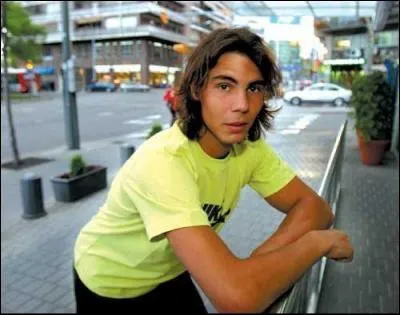 Dans quelle discipline sportive Rafael Nadal s'illustre-t-il ?