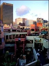 Comment se nomme ce centre commercial extrieur au centre-ville de San Diego ?