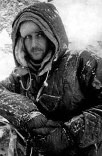 Alpiniste franais natif du Prigord, son compagnon Serge Gousseault prit  ses cts sur l'peron Walker, en 1971. Il raconte cette aventure dans le livre '342 heures dans les Grandes Jorasses' :