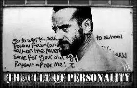 Qui chante la chanson d'entre de Cm Punk ?