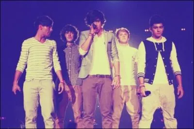 Qui a le moins de solo dans l'album  up all night  ?