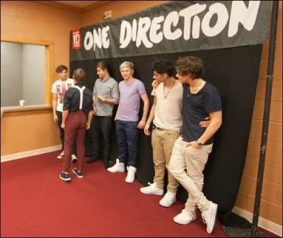 Lequel des garons est trs  anti-cigarettes  ?