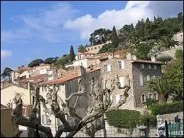 Hyres est une ville du dpartement ...