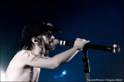 Le nom du groupe est parfois orthographi autrement que  Shaka Ponk . Comment est-il crit ?