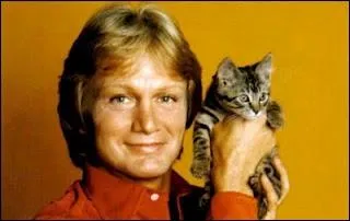 Un chanteur on ne peut plus connu, quoique son amour des chats n'a pas souvent t voqu