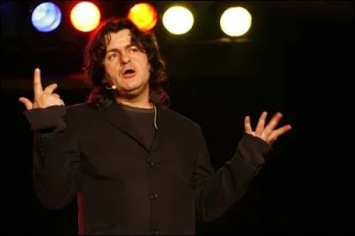 Que faisait-il avant de devenir humoriste ?