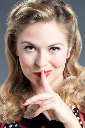 Quand fait-elle son premier passage dans  On n'demande qu' en rire  ?