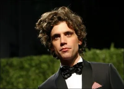 Comment s'appelle ce chanteur ?