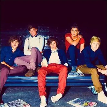 Qui commence presque toutes les chansons de l'album  Up All Night  ?