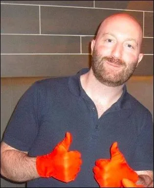 Quel mtier exerait-il avant de devenir humoriste ?