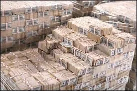 Quel catcheur a t invaincu, en change d' une prime de 200. 000 dollars , destine au premier vainqueur assurant la victoire ?