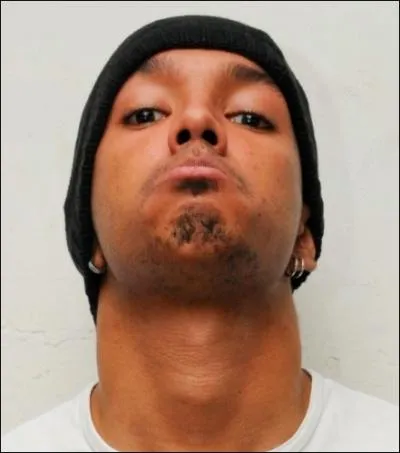 En quelle anne reoit-il le Prix des jeunes talents au 5e festival  Humour en Capitales  ?