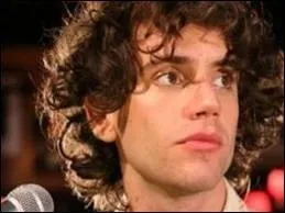 Quel est ce chanteur ?