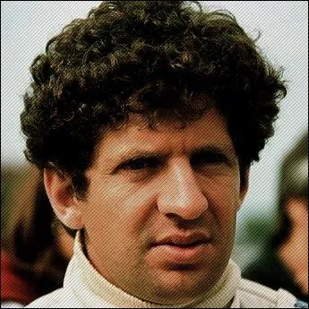 Pour quelle quipe Jody Scheckter remporta-t-il 3 courses en 1977 ?