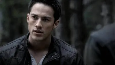 Pourquoi Tyler Lockwood devient-il loup-garou ?