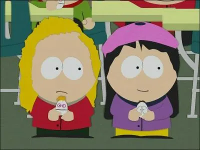 Comment s'appellent les deux personnages fminins secondaires importants ?