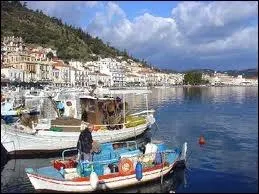 Comment s'appelle la principale presqu'le grecque ?