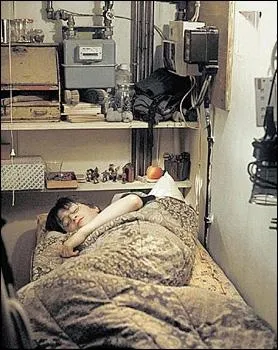 Est-ce que Harry dort toujours dans le placard sous l'escalier ?