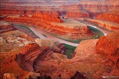 Le voyage n'est ncessaire qu'aux imaginations courtes, disait-elle !