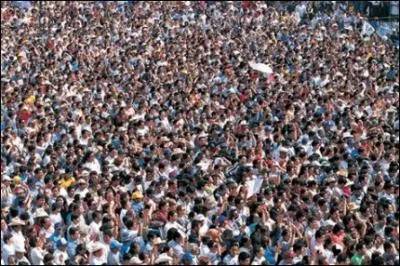 Combien y a-t-il d'habitants  Amiens ? (t 2012)