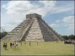 Celui des Mayas se trouvait plus au nord. Dans quel pays ne vivaient-ils pas ?