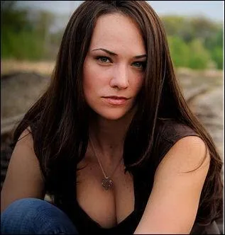 A-t-elle fait la Ghosts Hunters Academy ?