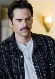 Qui est ce parent de Bella ?