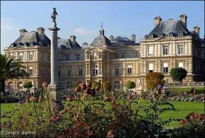 Rput pour son jardin, difi pour Marie de Medicis, il s'enrichit d'inspirations italiennes, il est  Paris une des pices fondatrices du classicisme franais :