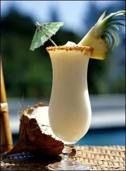 Votre pouse prfre celui-ci avec du rhum, de l'ananas, de la crme de coco :