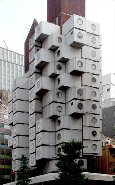 Forme d'arbre, Capsules habitables fixes comme des branches sur le tronc, de quel genre d'architecture s'agit-il ?