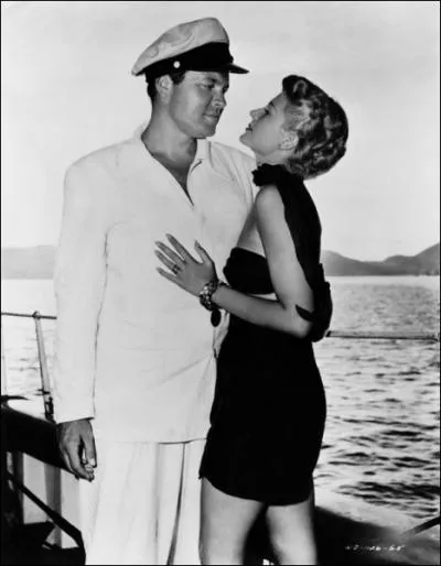 Un marin aventurier rencontre, sur les quais de San Francisco, l'pouse d'un riche homme d'affaires qui l'engage sur son yacht. Mais hlas ils s'amourachent l'un de l'autre.