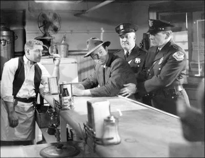 Trois malfrats projettent le hold-up d'une bijouterie. Pour cela ils recrutent 3 partenaires. Mais l'affaire va tourner mal pour chacun d'entre eux.