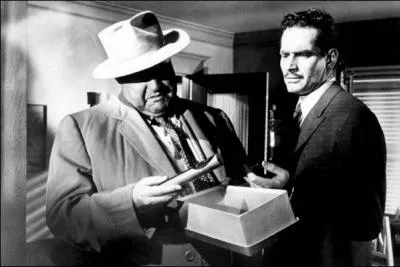 On assiste  l'affrontement sans piti entre un inspecteur amricain et son homologue mexicain. Objectif : lucider la mort d'un homme d'affaires dcd dans l'explosion de sa voiture.