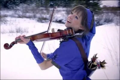 Quel nom de personnage, utilise-t-elle dans l'un de ses titres ?