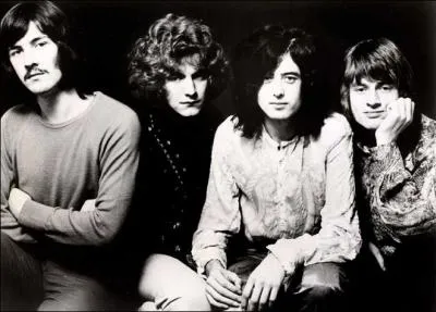Groupe de rock britannique form en 1968 par Jimmy Page, comptant parmi ses membres Robert Plant. Considr comme l'un des premiers groupes de hard-rock et comme l'un des pionniers du heavy-metal.